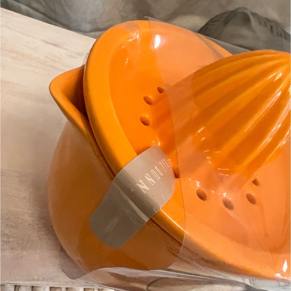 ⚡️Rae Dunn "OJ" Juicer - Picture 4 of 4